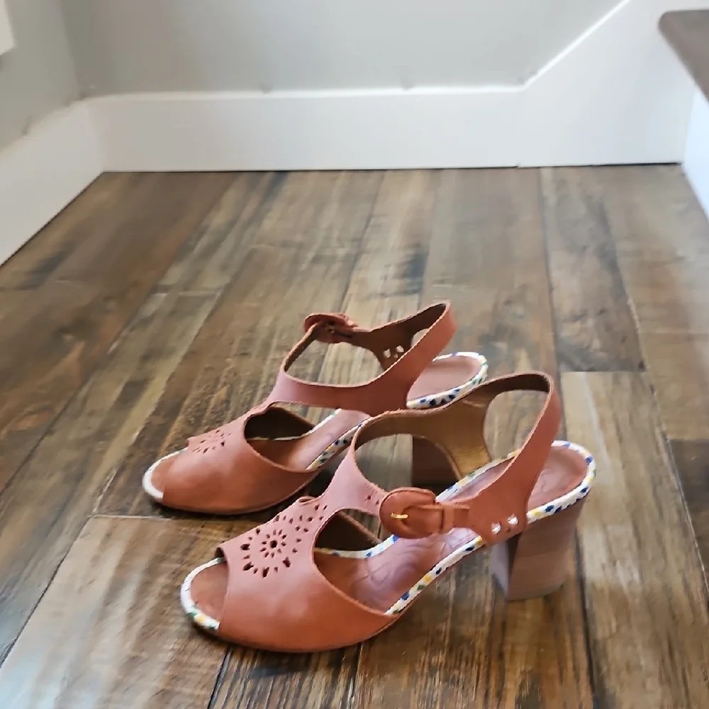 Jasper &‎ Jeera Rust-Brown Leather Cut-out Heeled Sandals